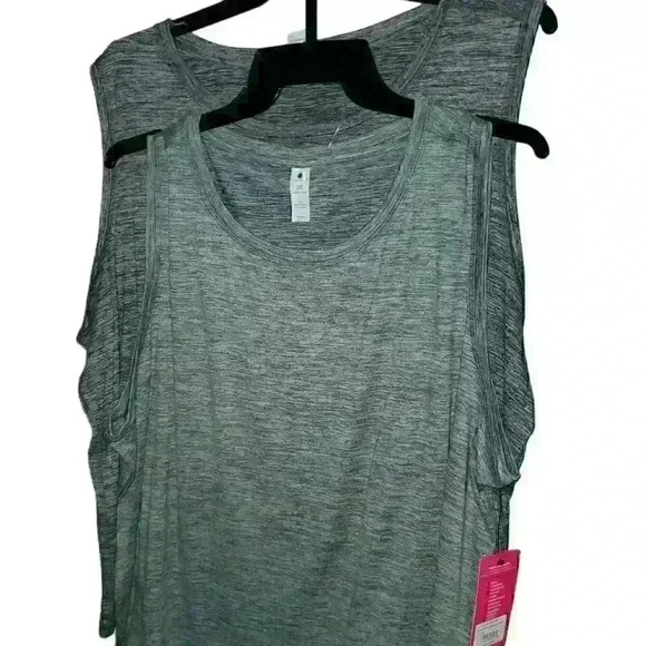 Yogalicious Tops - Yogolicious 2 pack Tank Set